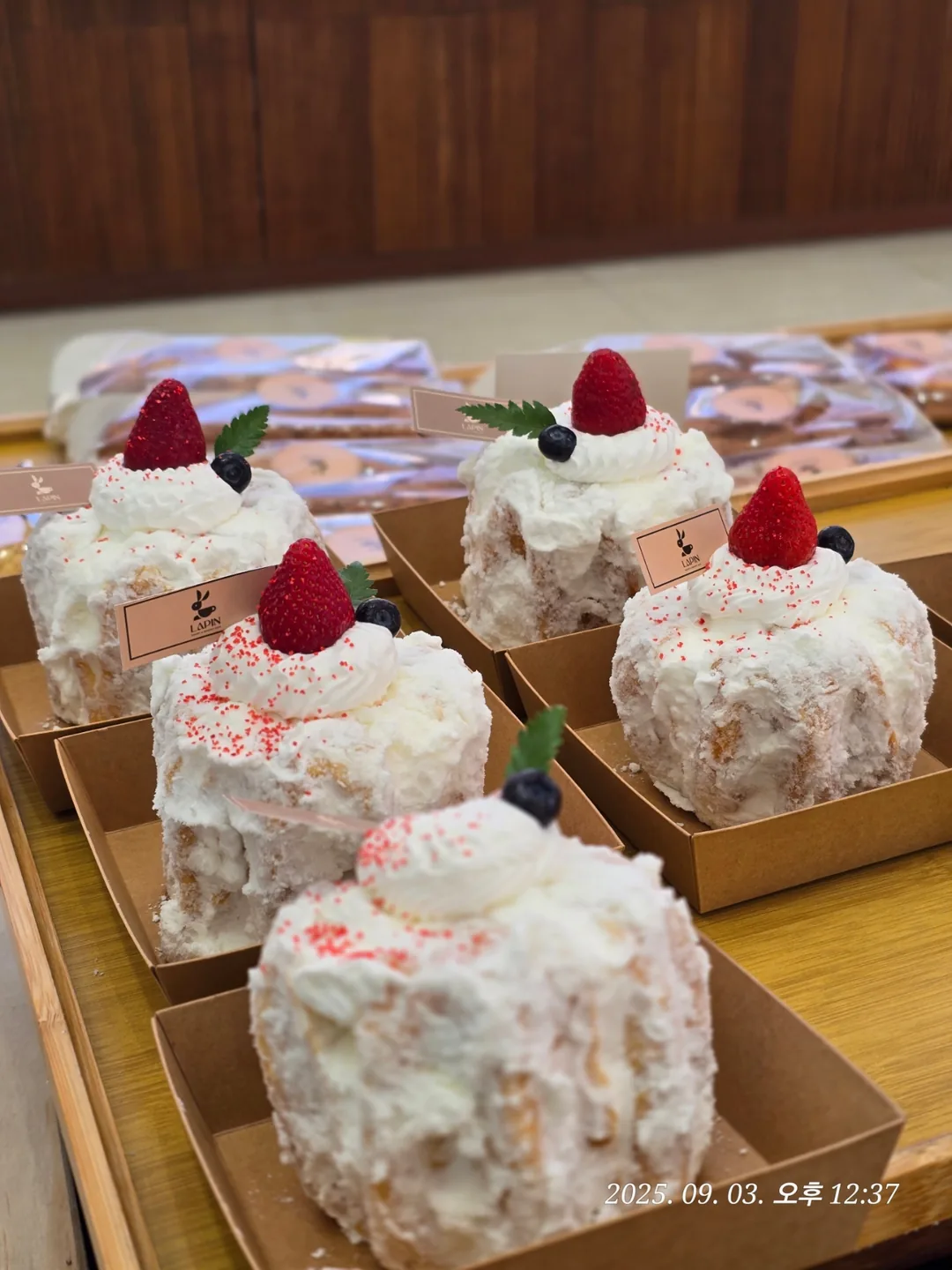Review Đà Nẵng ✈️ Quán cà phê bánh ngọt lớn ở Đà Nẵng🍰