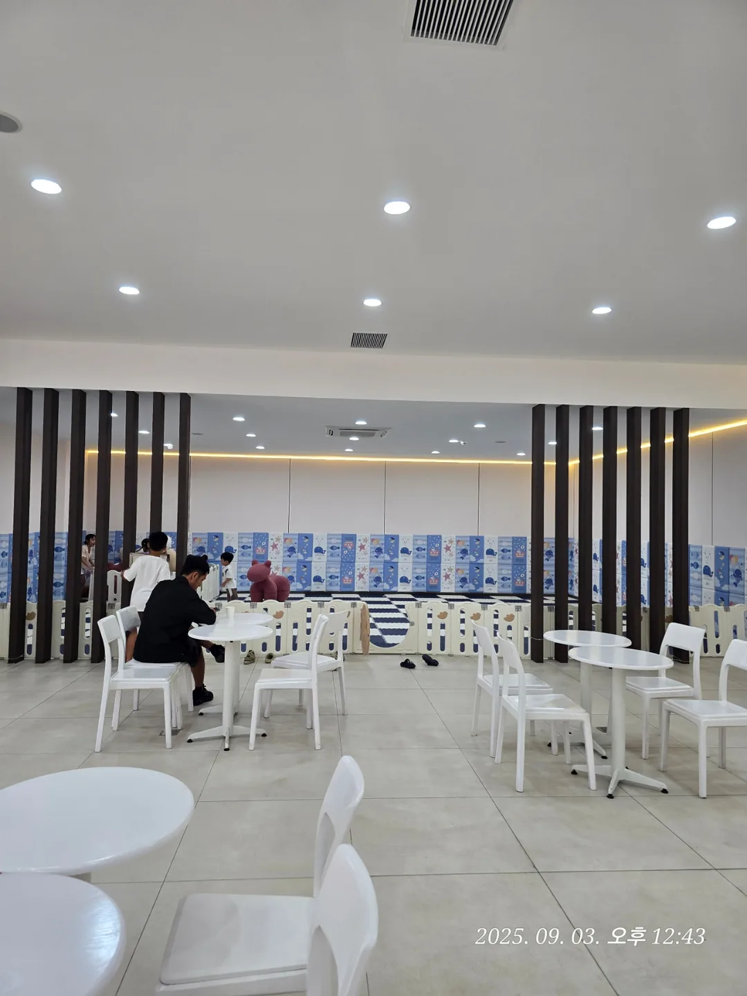 Review Đà Nẵng ✈️ Quán cà phê bánh ngọt lớn ở Đà Nẵng🍰