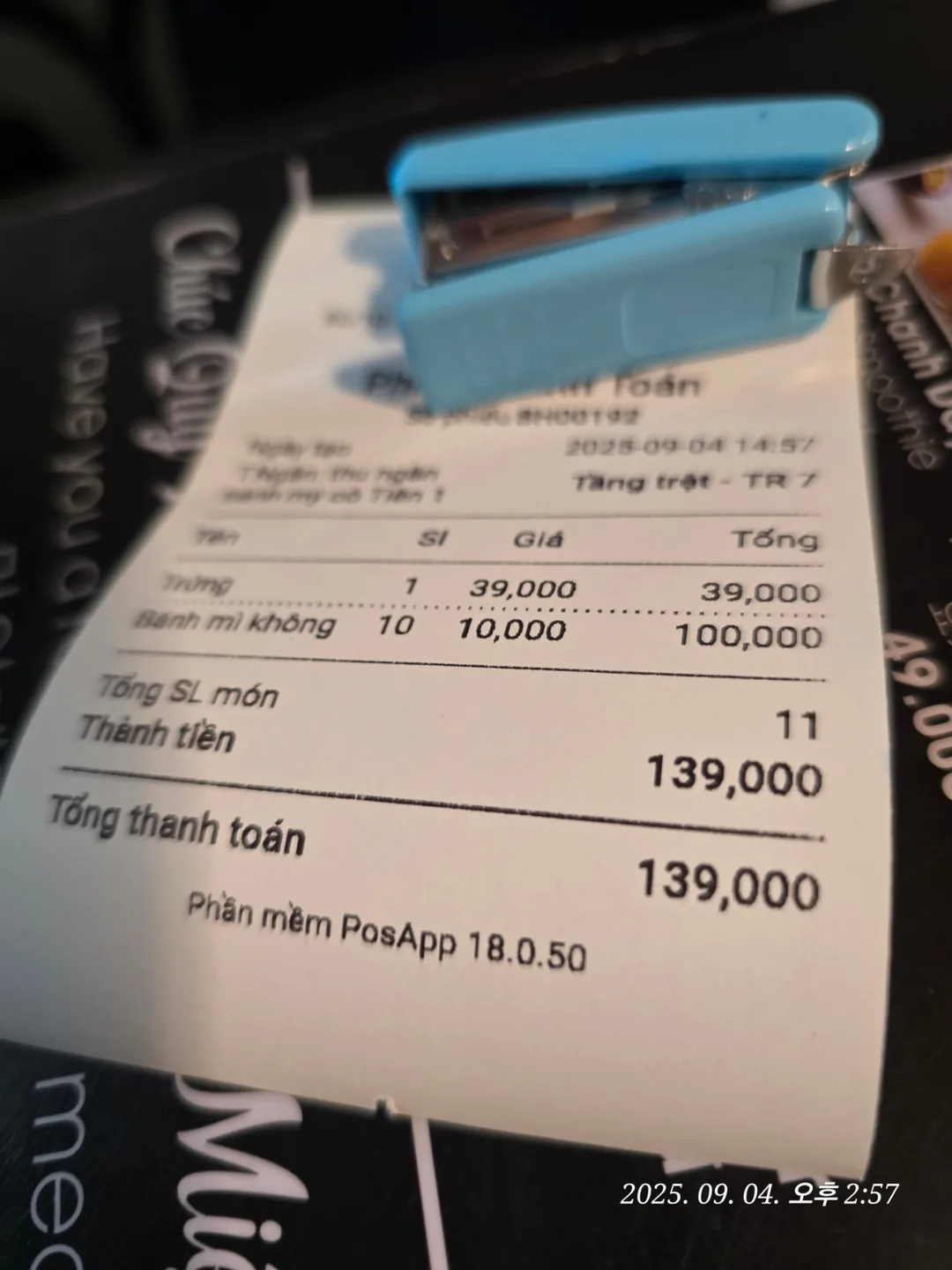 Review Đà Nẵng✈️ Mua bánh mì trứng & bánh mì không tại Bánh Mì Cô Tiên mang về!