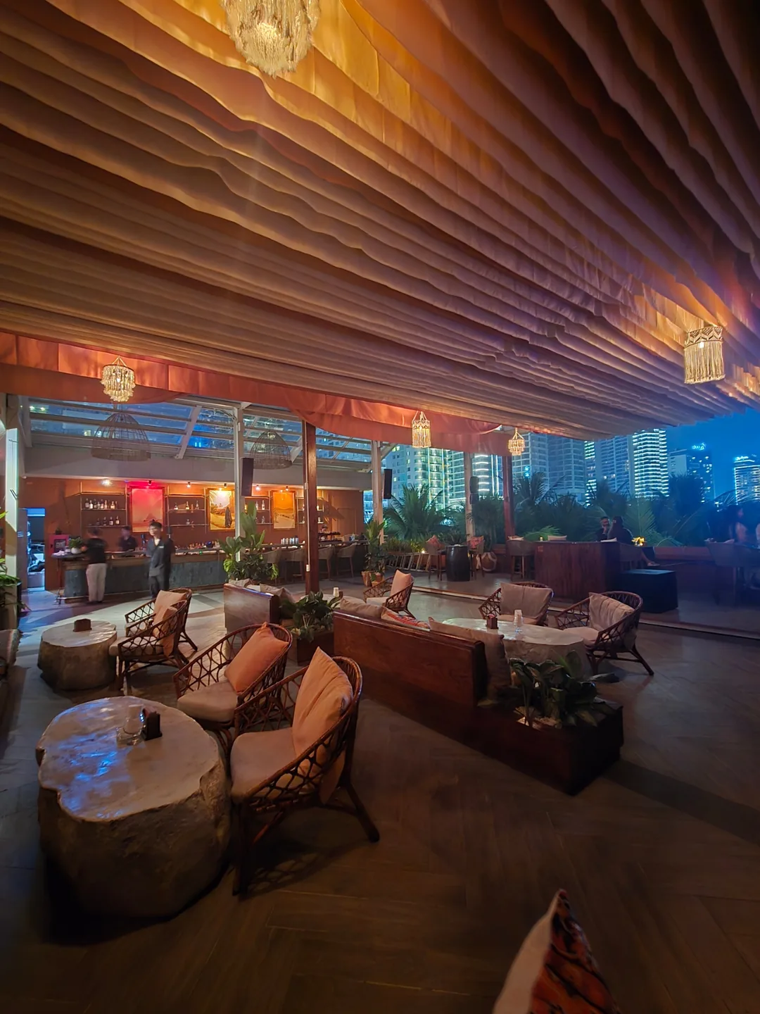 Review Đà Nẵng❣️The Roof - Đà Nẵng