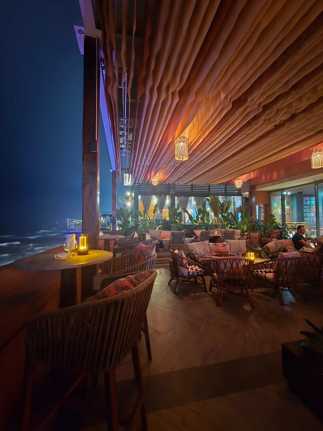 Review Đà Nẵng❣️The Roof - Đà Nẵng
