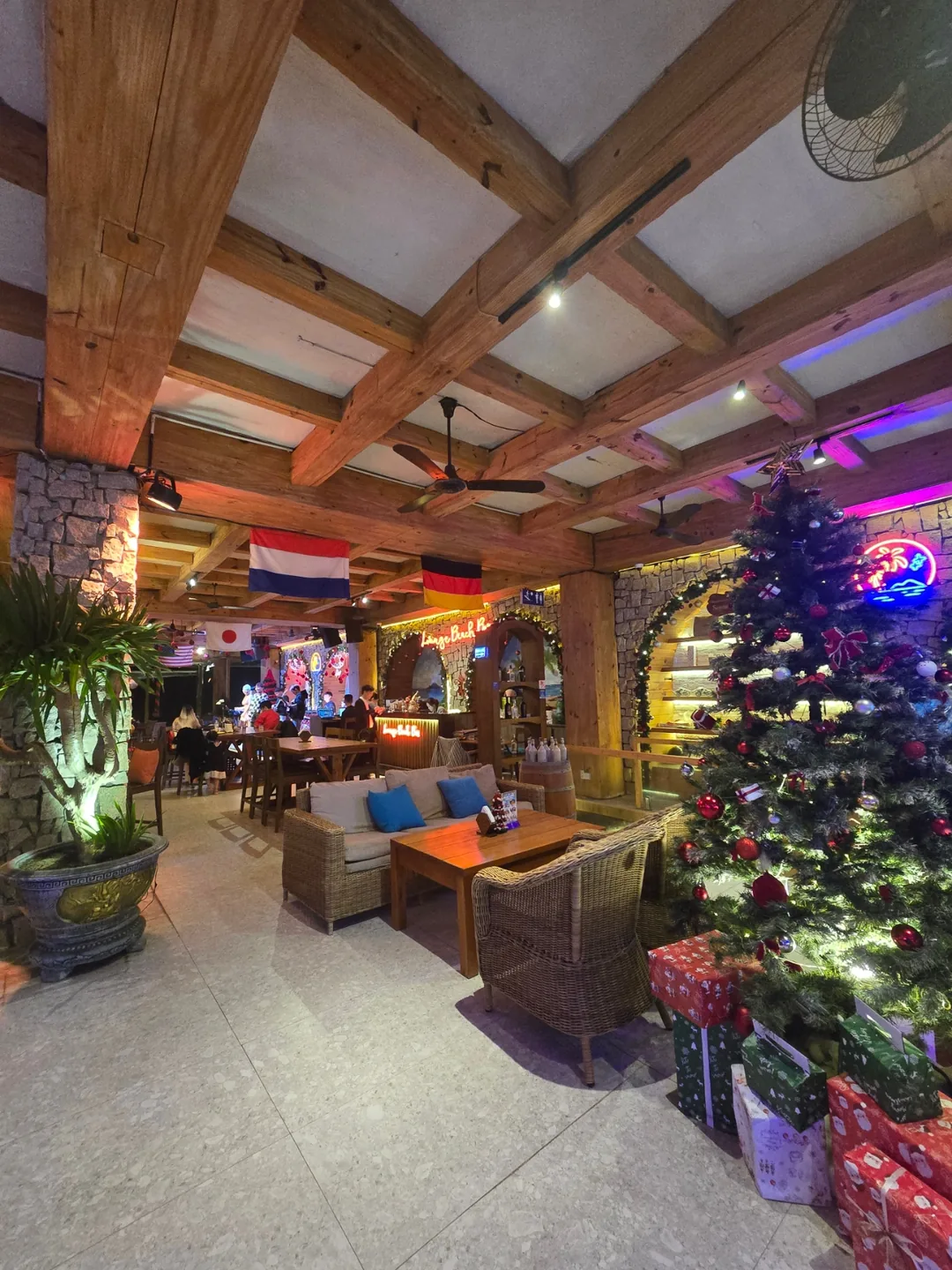 Review Đà Nẵng❣️Lounge Beach Bar - Restaurant