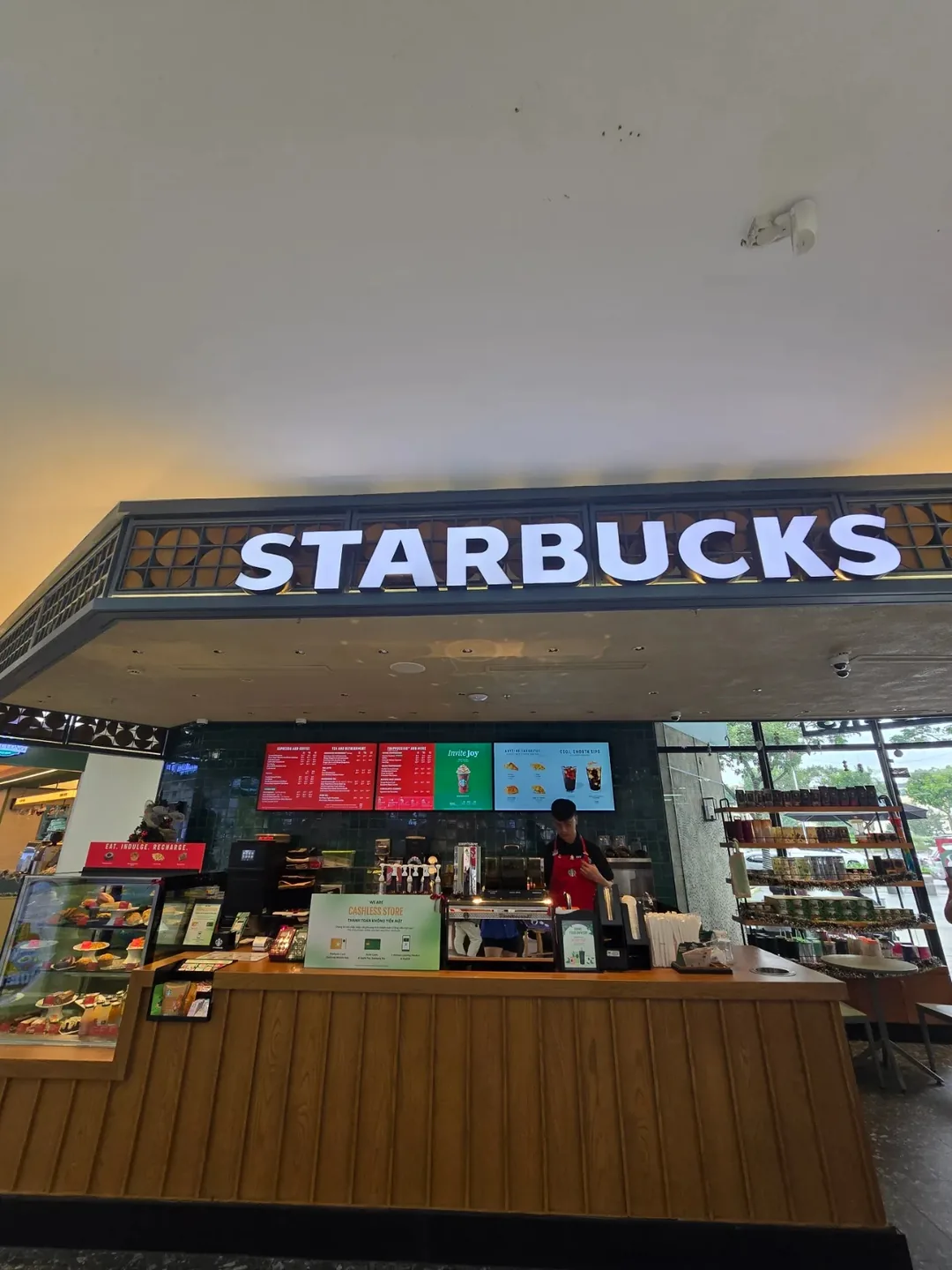 Review Đà Nẵng❣️ Nghỉ ngơi một chút ở Starbucks trong Lotte Mart Đà Nẵng~ Náo loạn Ep.2🤣