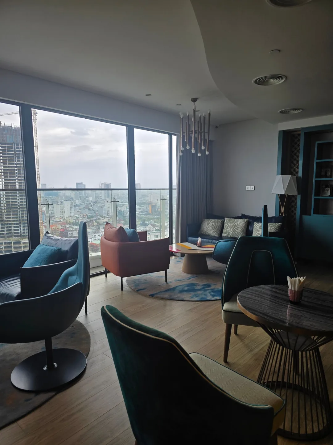 Review Đà Nẵng❣️Trải nghiệm phòng chờ khách sạn Radisson! Udangdangtang Ep.3