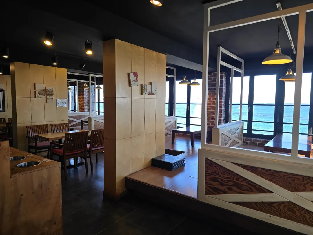 (Du lịch) Mình vừa đi ăn brunch ở bãi biển Yeongjin về nè😋