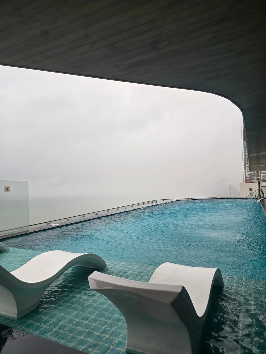 Review Đà Nẵng❣️Tiện ích khách sạn Radisson (hồ bơi & phòng GYM)