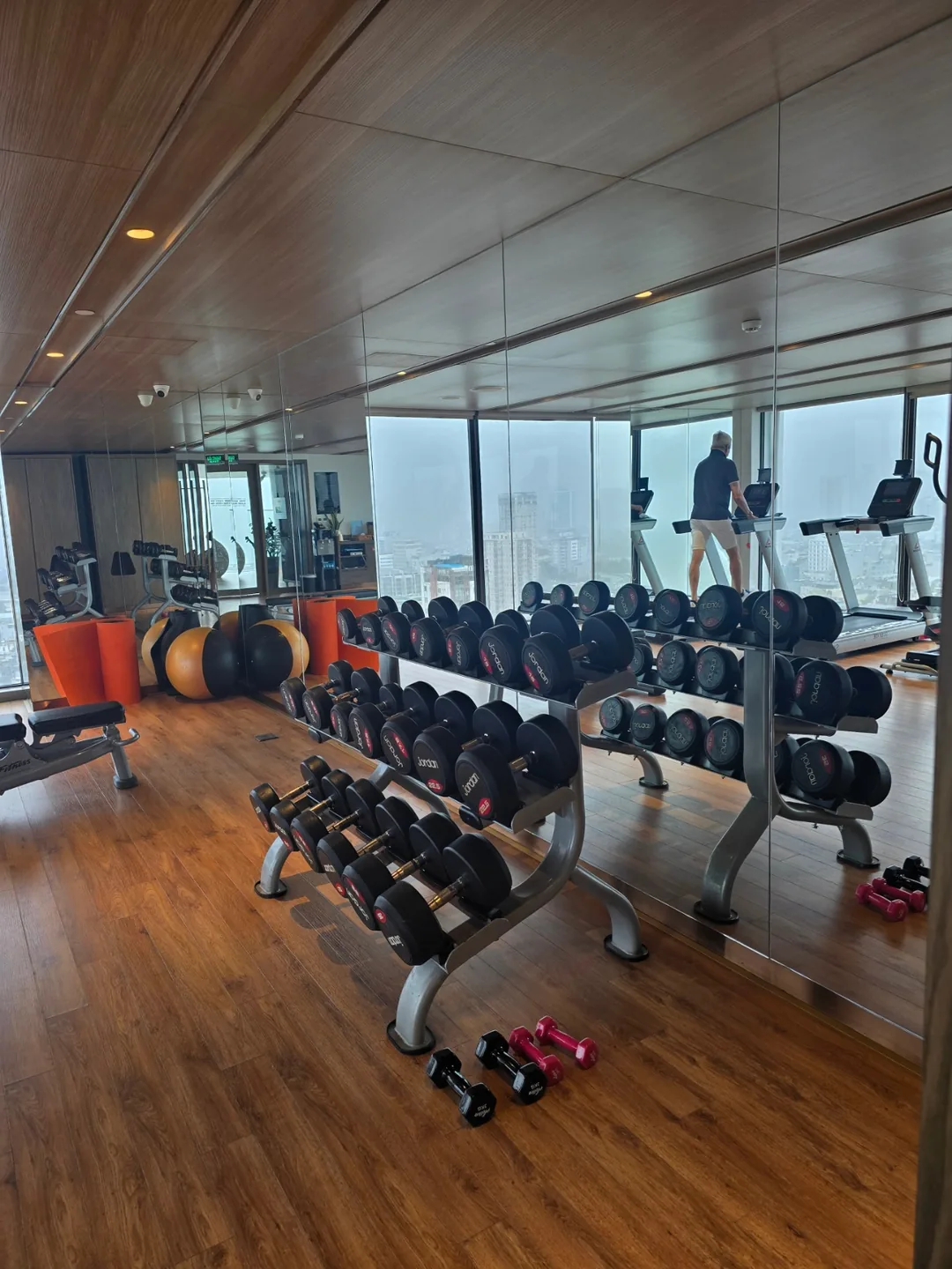 Review Đà Nẵng❣️Tiện ích khách sạn Radisson (hồ bơi & phòng GYM)