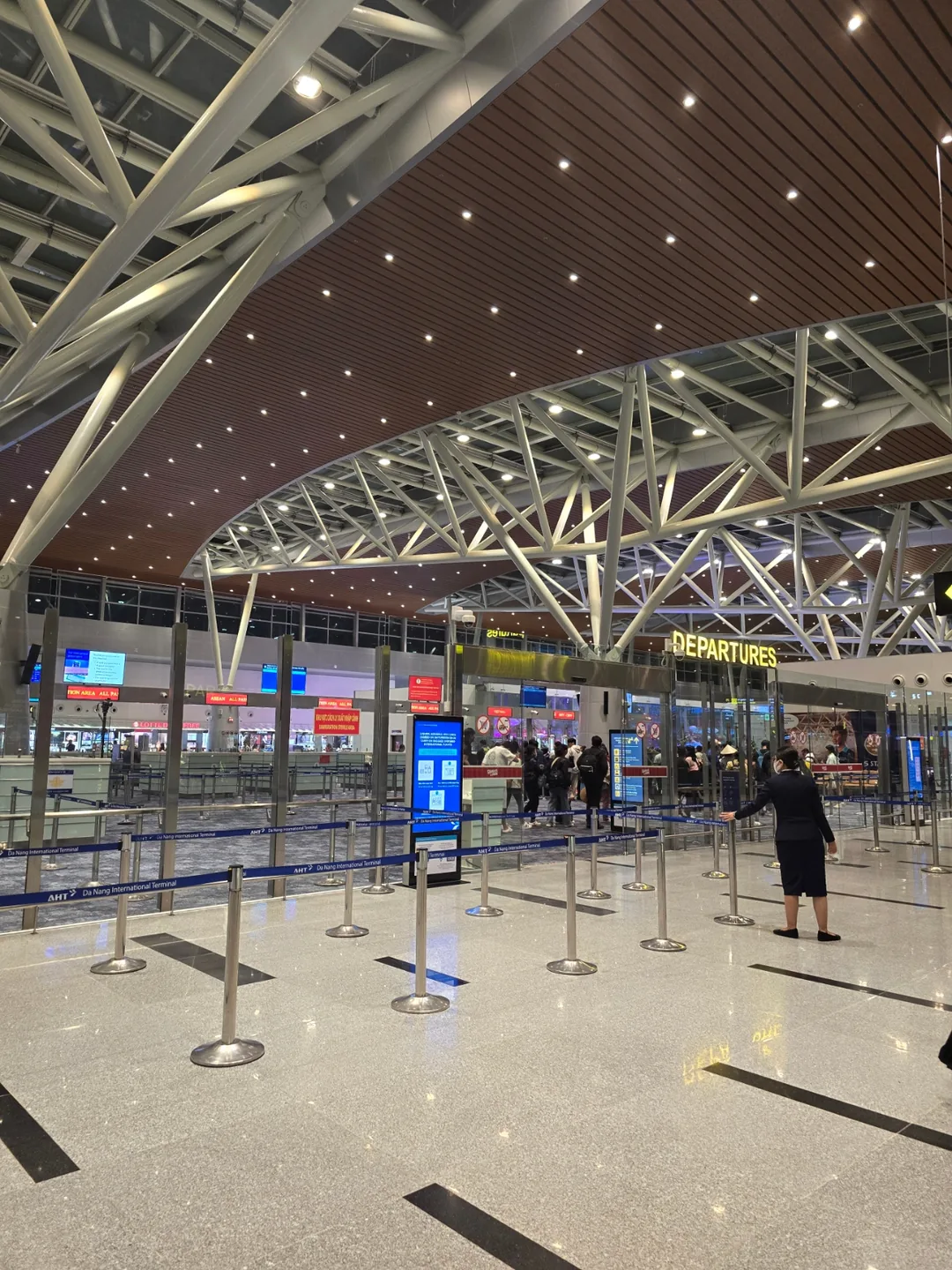 Review Đà Nẵng — xuất cảnh siêu nhanh nhờ fast track! ✈️