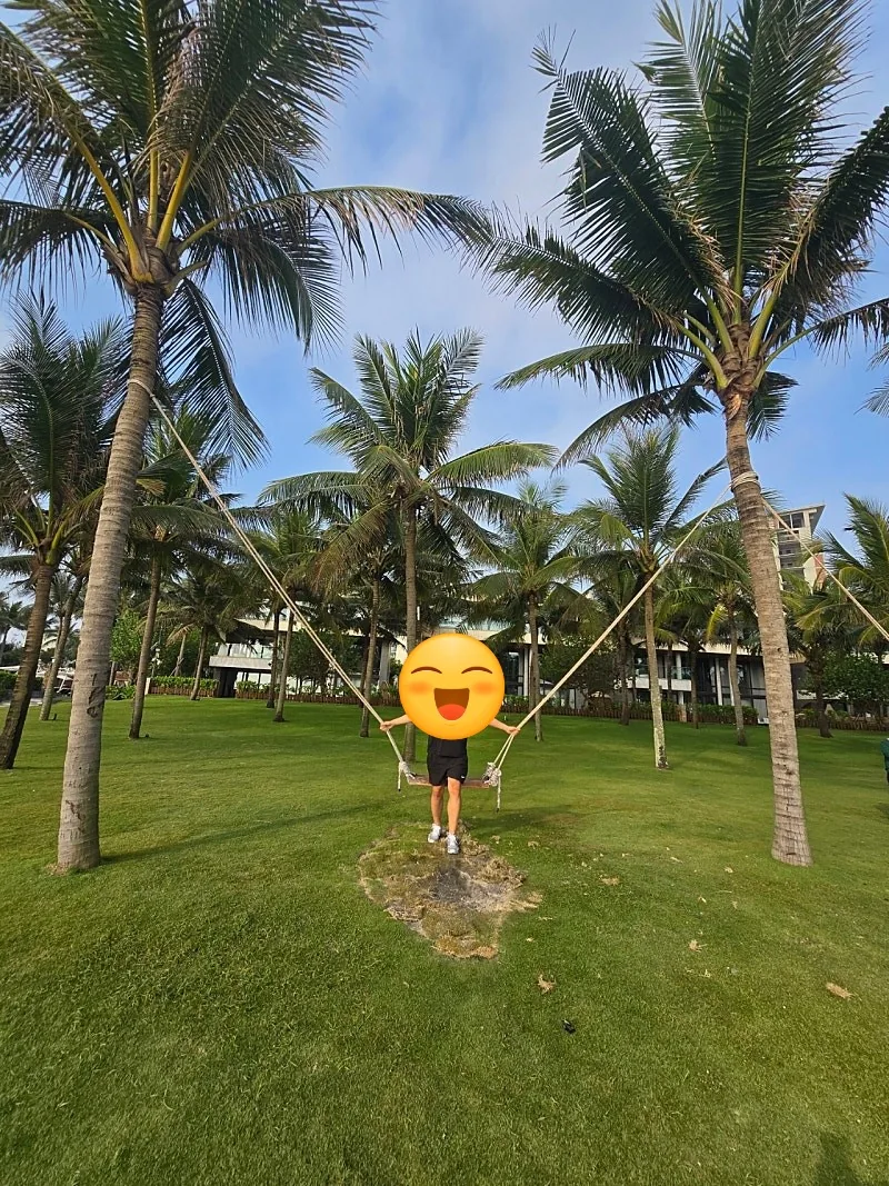 Dạo bước trên bãi biển riêng tư dành cho Shilla Monogram ⛱️