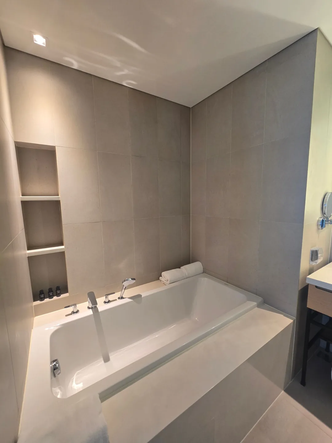 Chúng ta cùng xem qua các loại phòng của Shilla Monogram Đà Nẵng nhé 🛏️