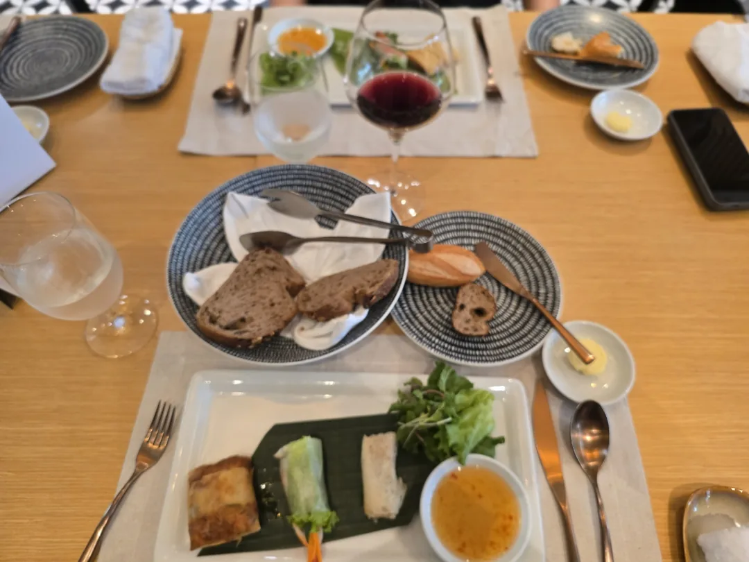 Bữa trưa thanh lịch tại Bistro M ở Silla Monogram Đà Nẵng 🍽