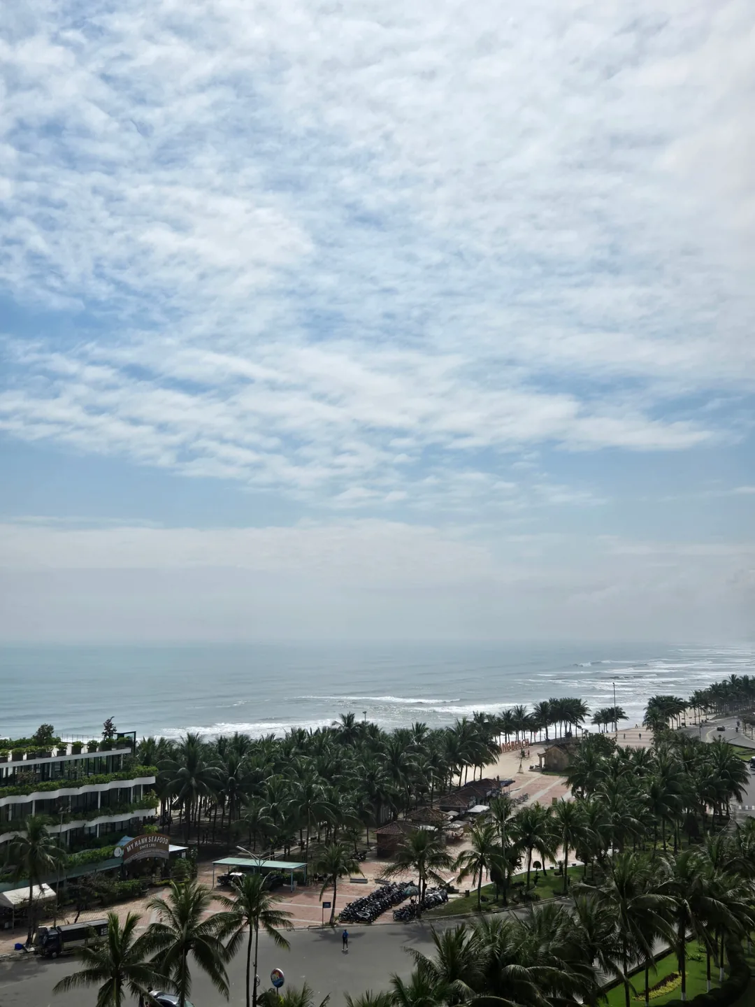 🇻🇳 Bãi biển Mỹ Khê vào lúc này