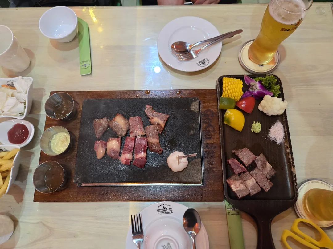 Nhà hàng liên kết "Gogo Steak