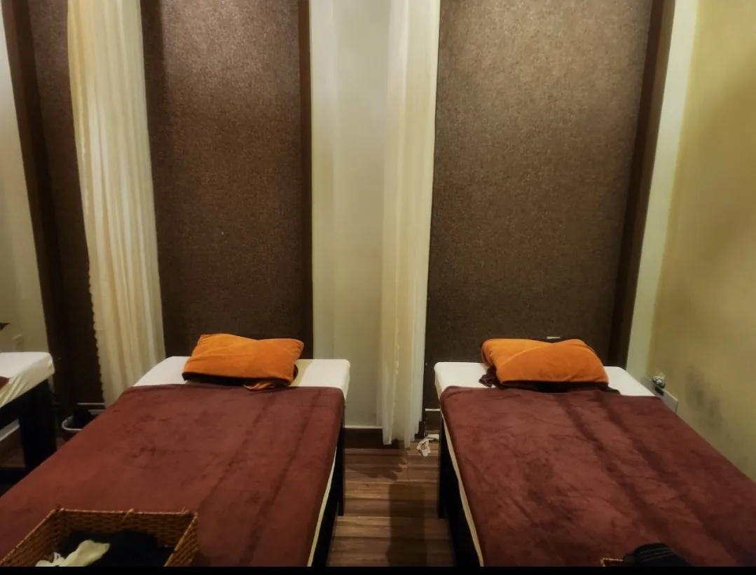 Mát-xa liên kết "Julius Spa
