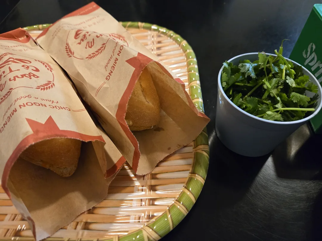 🇻🇳✍️ Review quận 8 lần thứ 10. Đi ăn bánh mì trứng ở Bánh Mì Cô Tiên nào...
