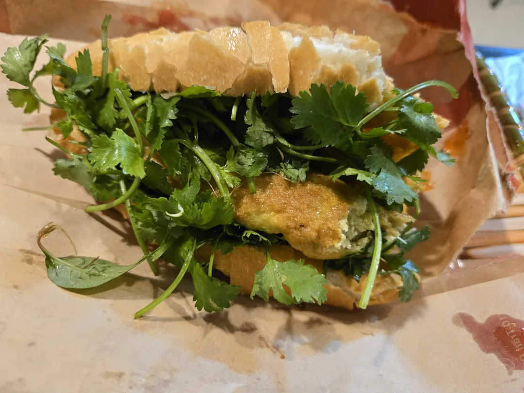 🇻🇳✍️ Review quận 8 lần thứ 10. Đi ăn bánh mì trứng ở Bánh Mì Cô Tiên nào...