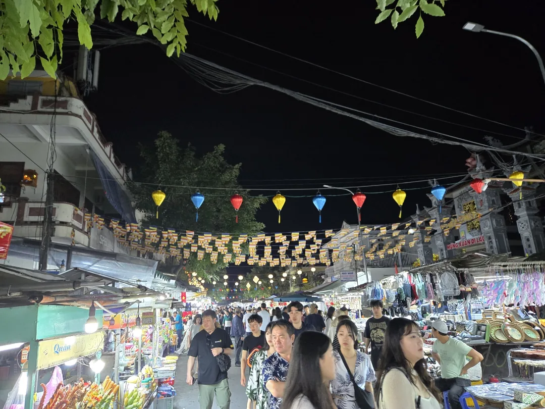🇻🇳✍️ Review chuyến đi thứ 8 phần 18. Mua sắm ở chợ đêm Hội An