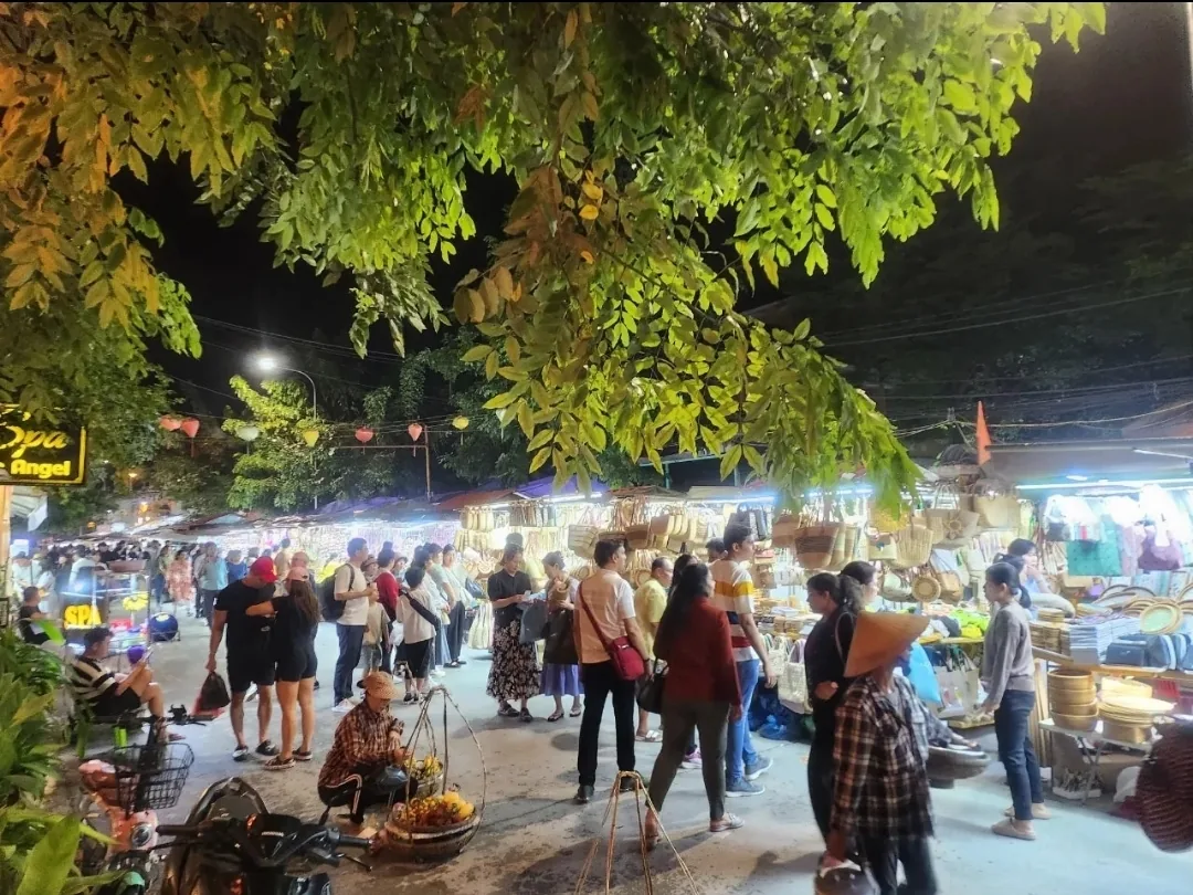 🇻🇳✍️ Review chuyến đi thứ 8 phần 18. Mua sắm ở chợ đêm Hội An
