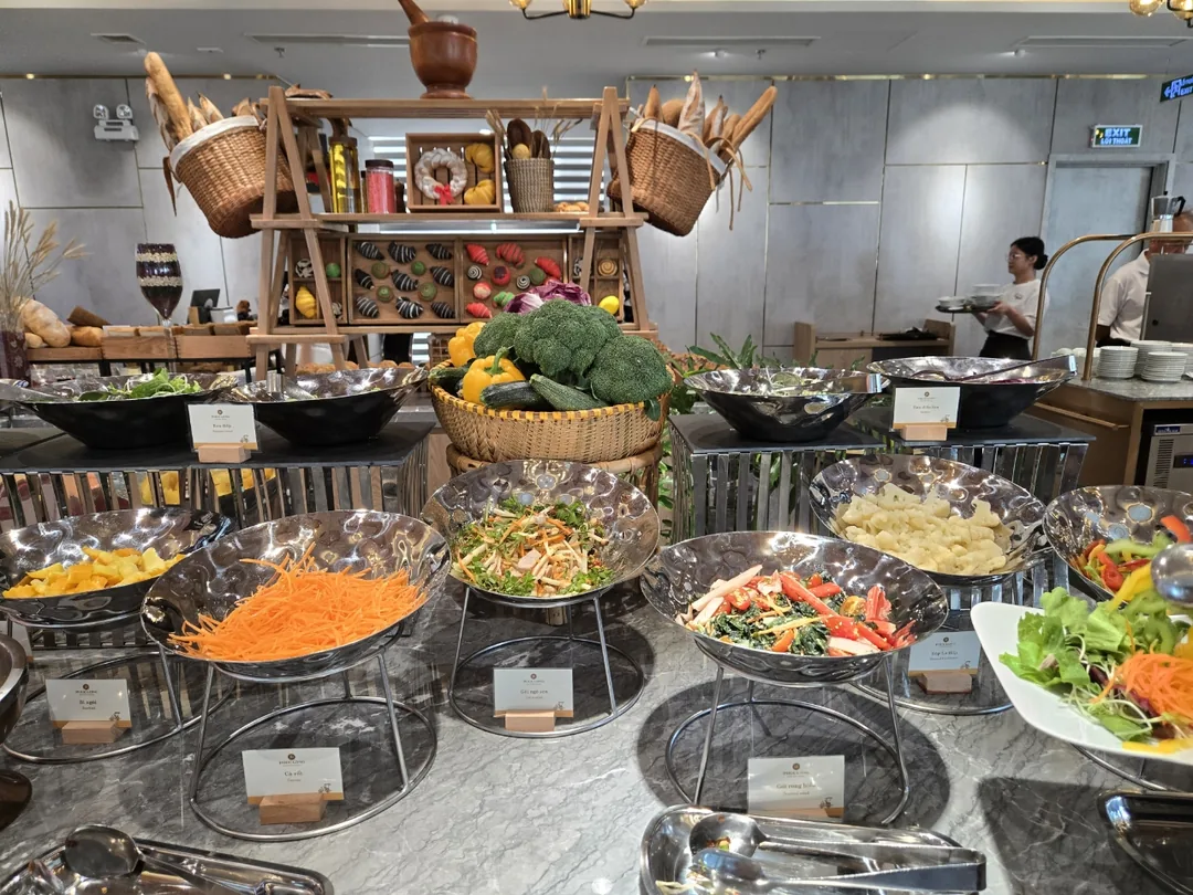 🇻🇳 (Đánh giá phòng 9) Bữa sáng khách sạn Phú Long Luxury