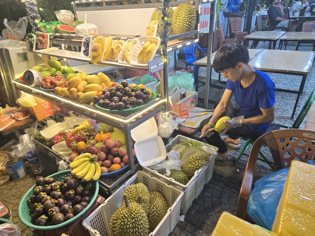 🇻🇳 (Đánh giá phòng 9) Quán trái cây vỉa hè ngon