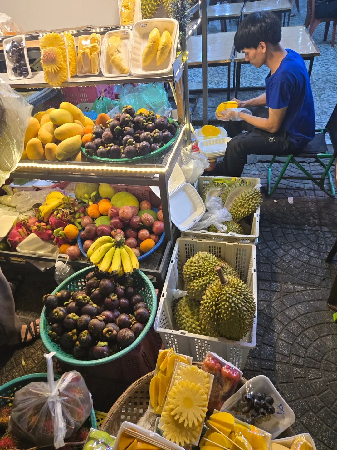 🇻🇳 (Đánh giá phòng 9) Quán trái cây vỉa hè ngon