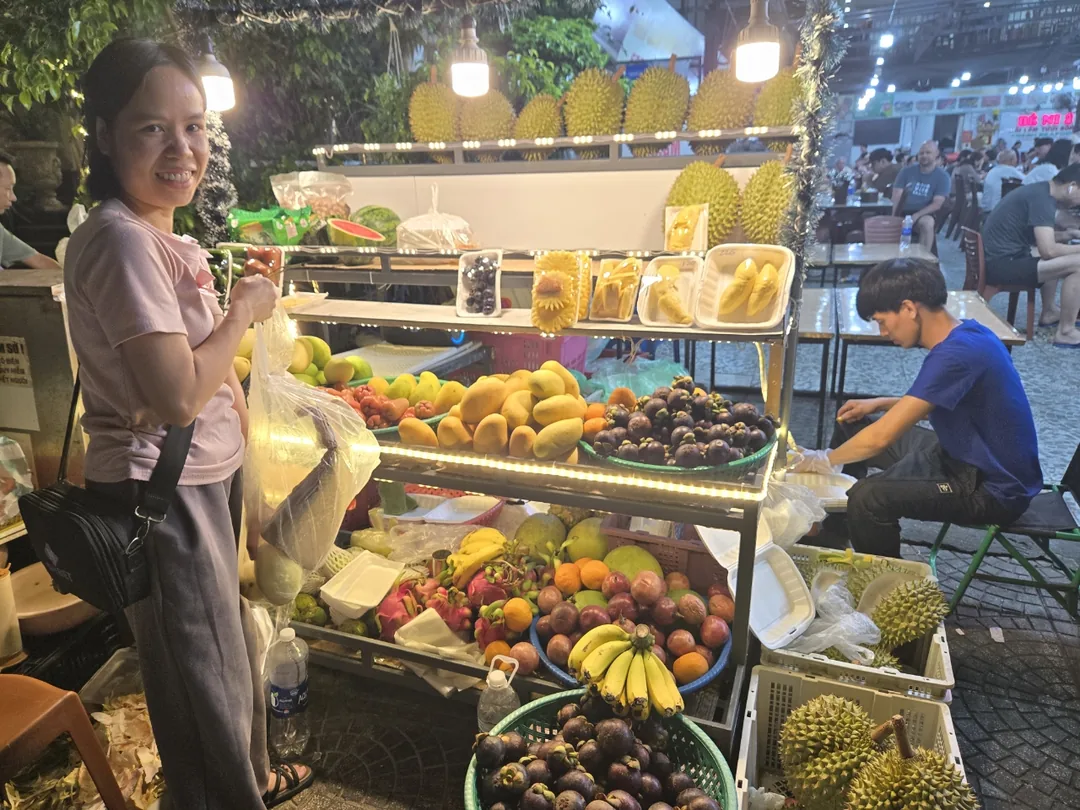 🇻🇳 (Đánh giá phòng 9) Quán trái cây vỉa hè ngon