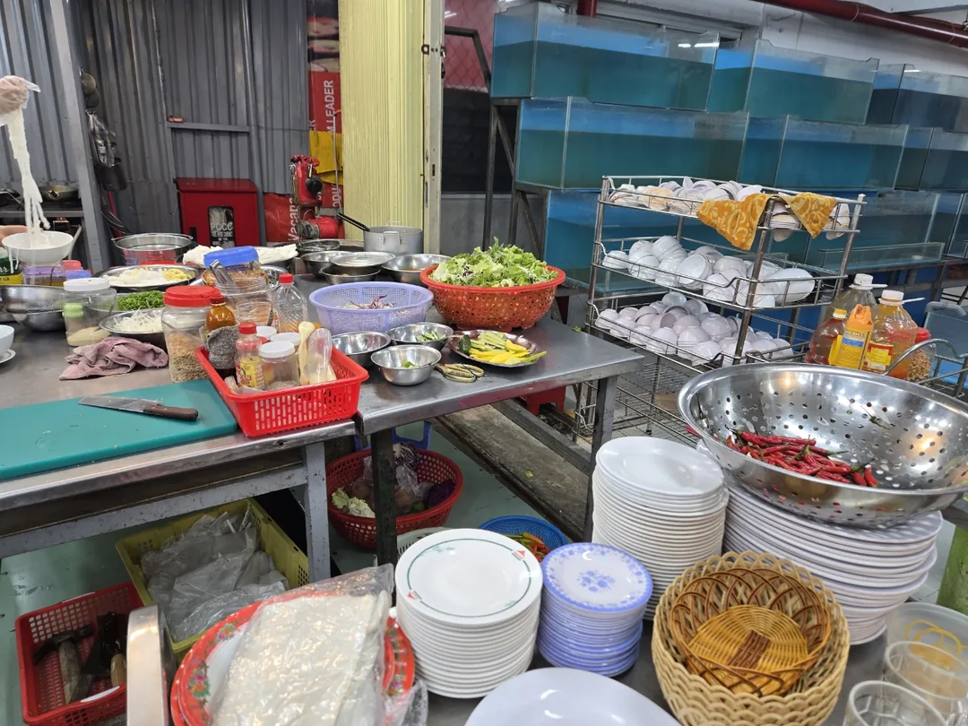🇻🇳 (Bài review lần thứ 9) Cơm niêu Hồng Phúc Biển - nhà hàng Việt Nam