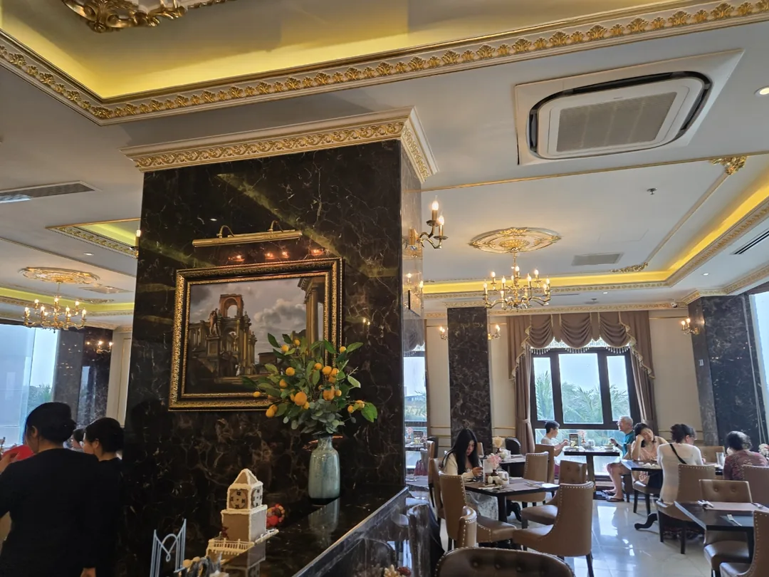 🇻🇳✍️ Đánh giá phòng 8. Bữa sáng khách sạn Monarch