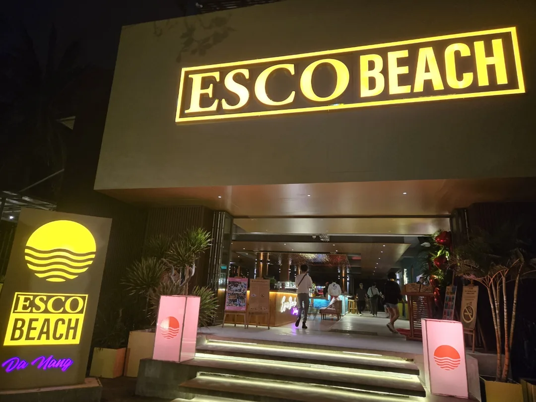 🇻🇳 (Đánh giá điểm thứ 8) Màn trình diễn lửa tại Esco Beach BAR