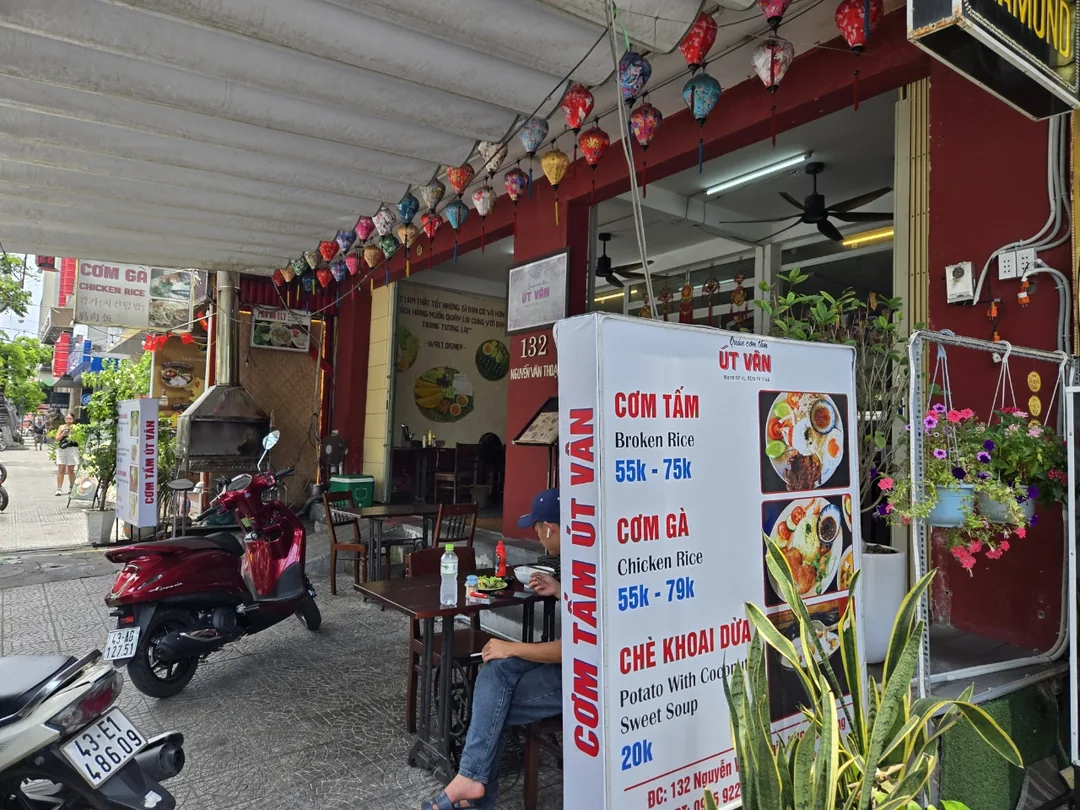 🇻🇳 (Đánh giá phòng 9) Cơm Tấm Út Bền