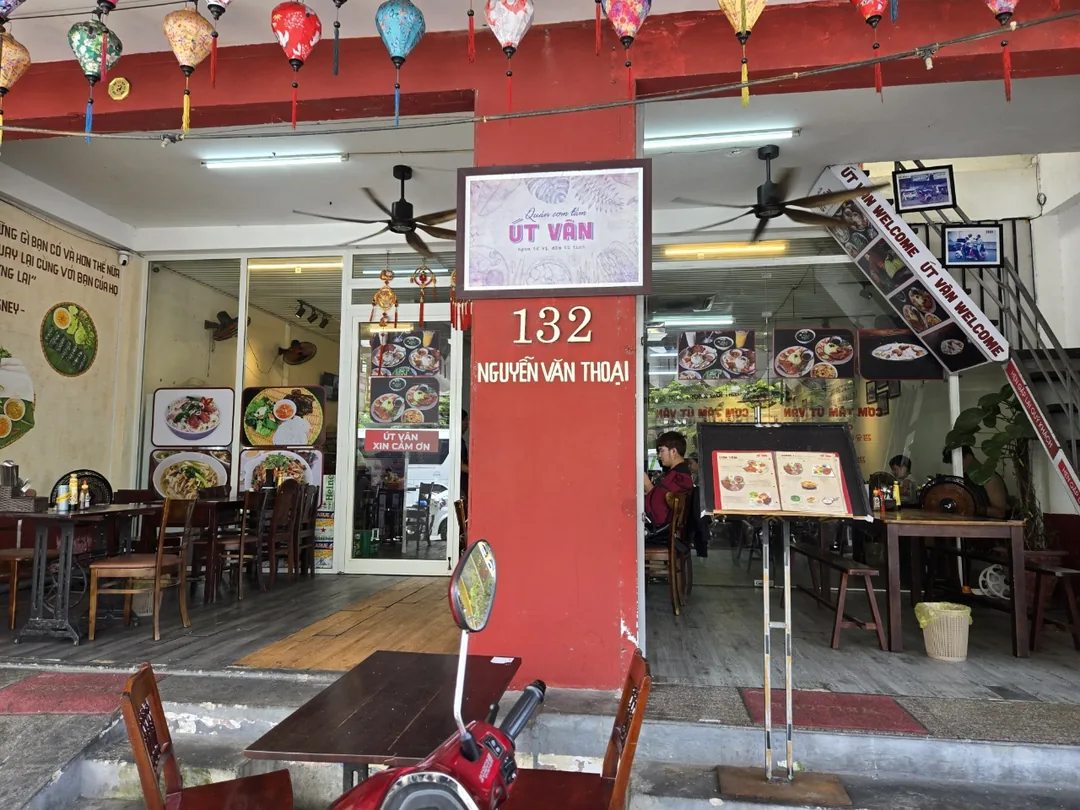 🇻🇳 (Đánh giá phòng 9) Cơm Tấm Út Bền