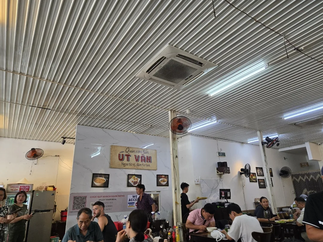 🇻🇳 (Đánh giá phòng 9) Cơm Tấm Út Bền