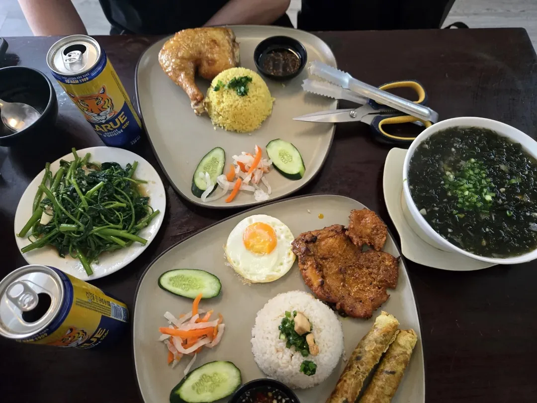 🇻🇳 (Đánh giá phòng 9) Cơm Tấm Út Bền