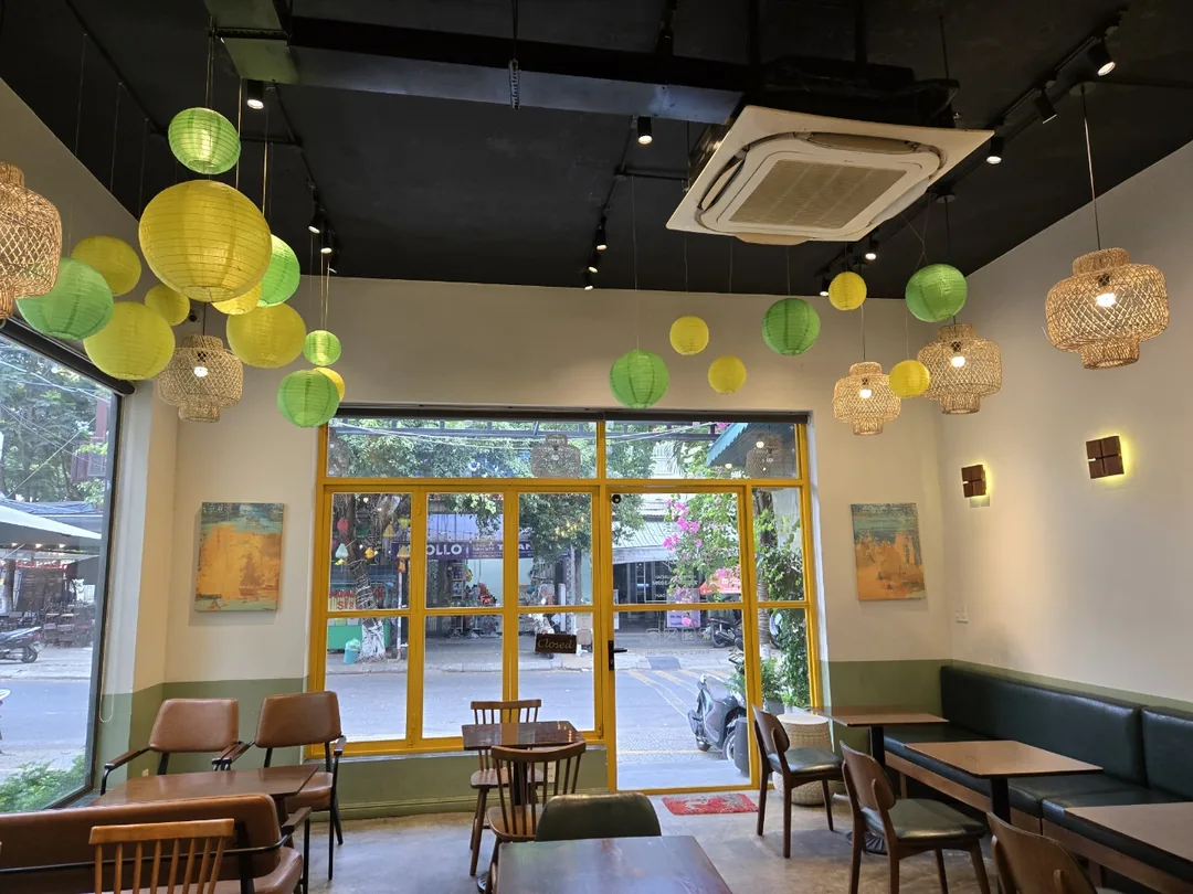 🇻🇳 (Đánh giá phòng 9) Hmm Bánh Mì chi nhánh 2