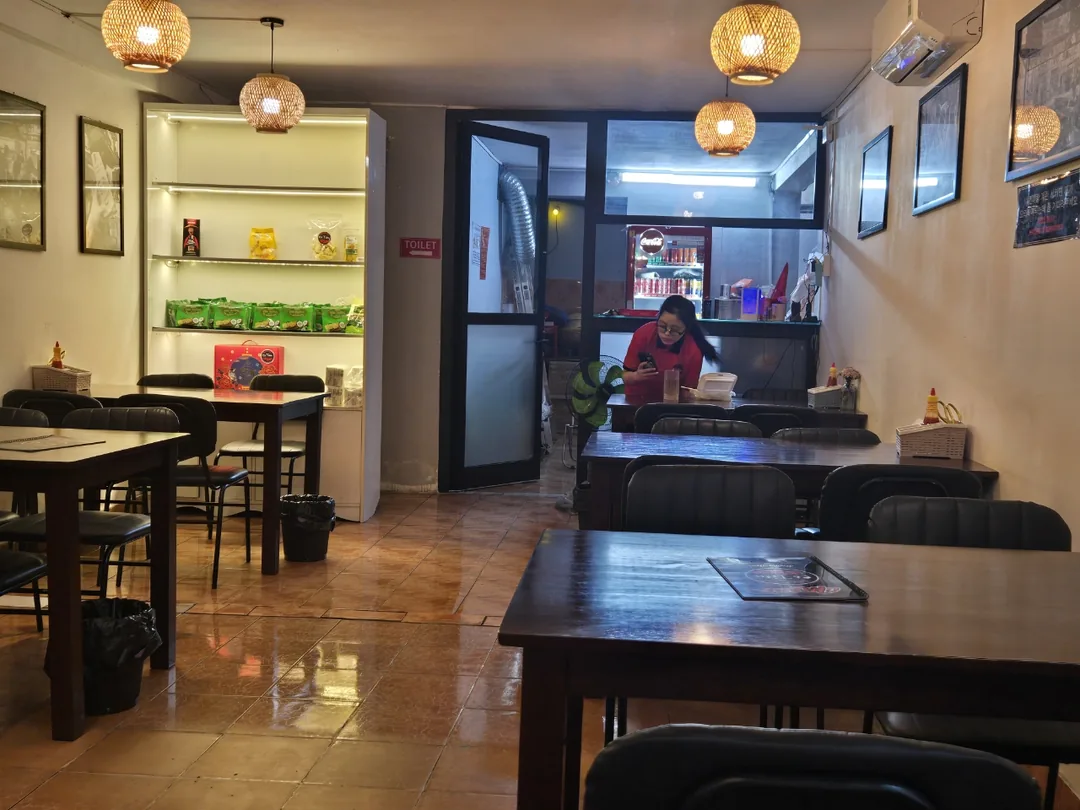 🇻🇳 (Đánh giá phòng 9) Đi ăn sáng ở Bánh Mì Cô Tiên...