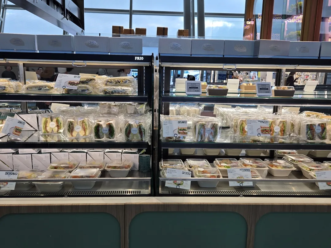(Chuyến đi 2) LivPharm Chi nhánh Sân bay Incheon