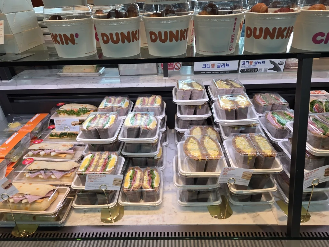 (Chuyến đi 1) Dunkin' Donuts Sân bay Incheon