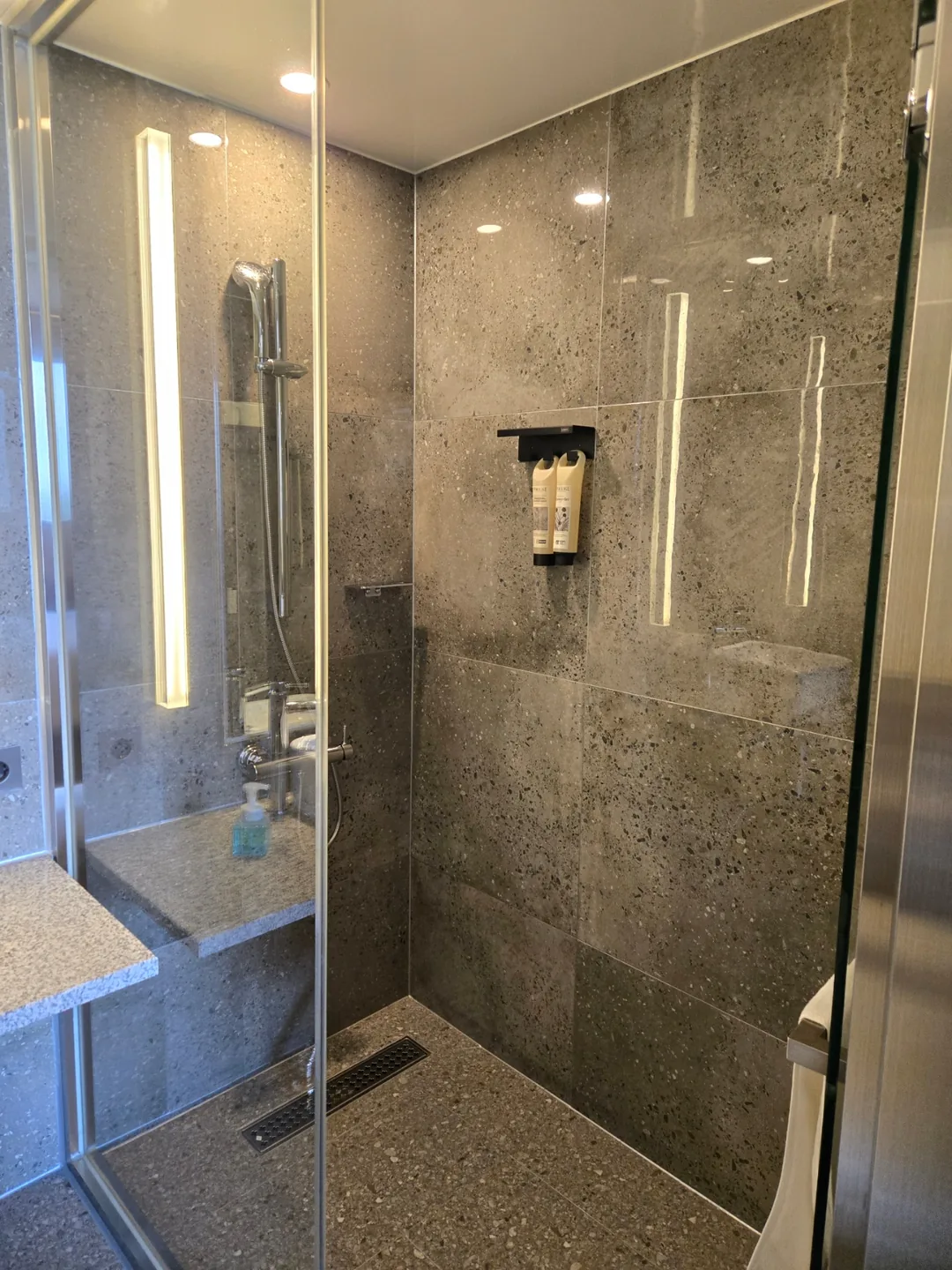 (Chuyến đi 4) 🏨 Khách sạn Top Cloud