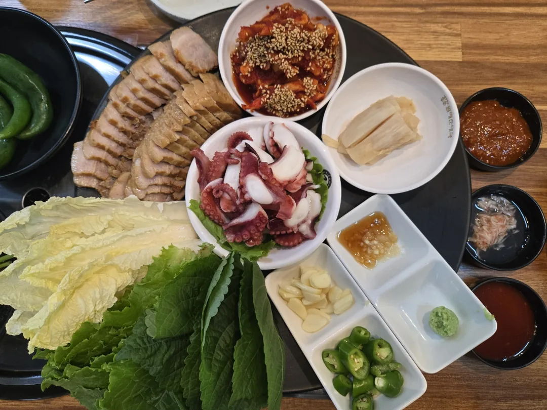 (Du lịch 3) Nhà hàng chuyên Bossam Songnaegul