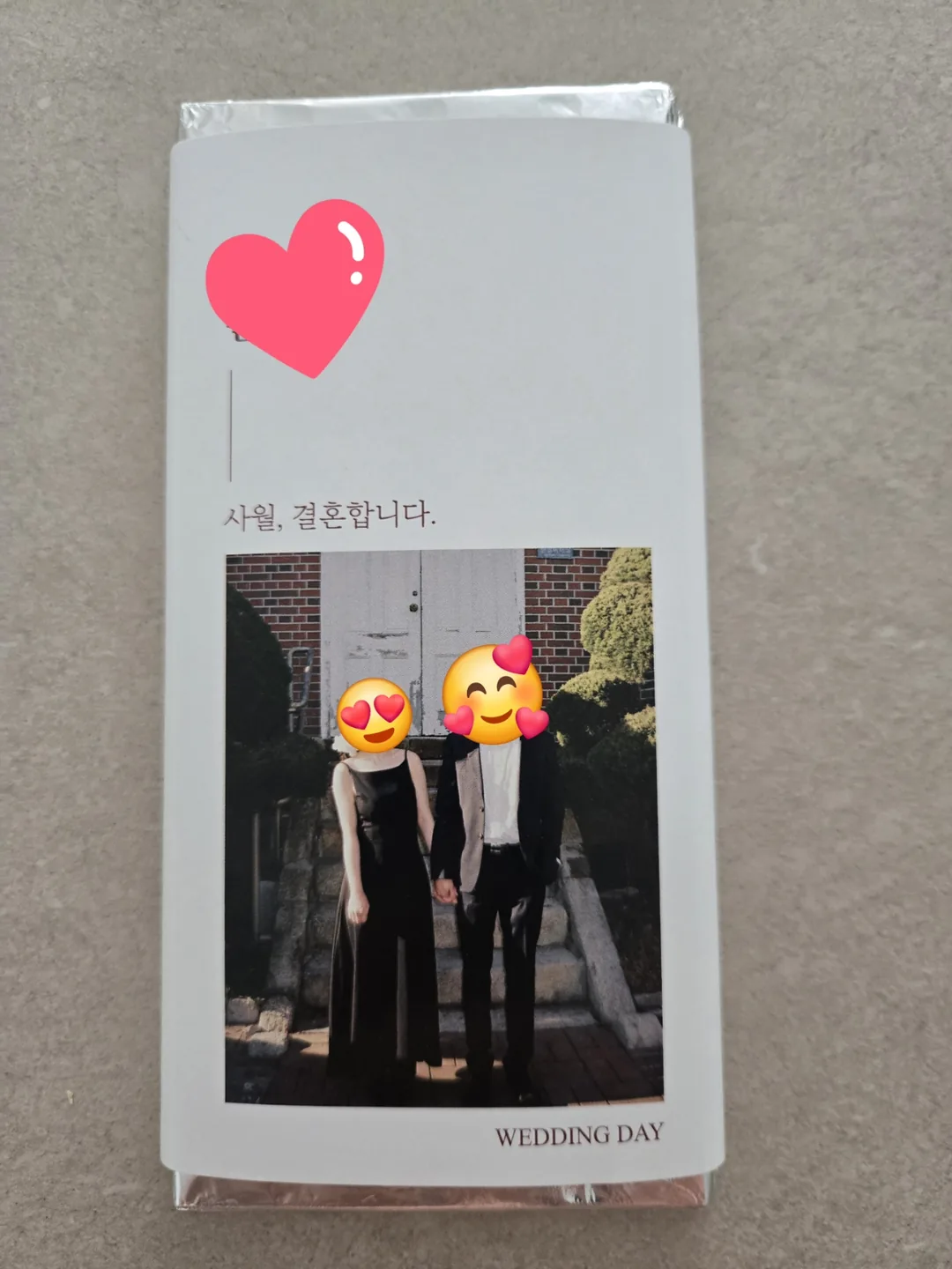 Bạn đã từng nhận được thiệp cưới như thế này chưa? ♡