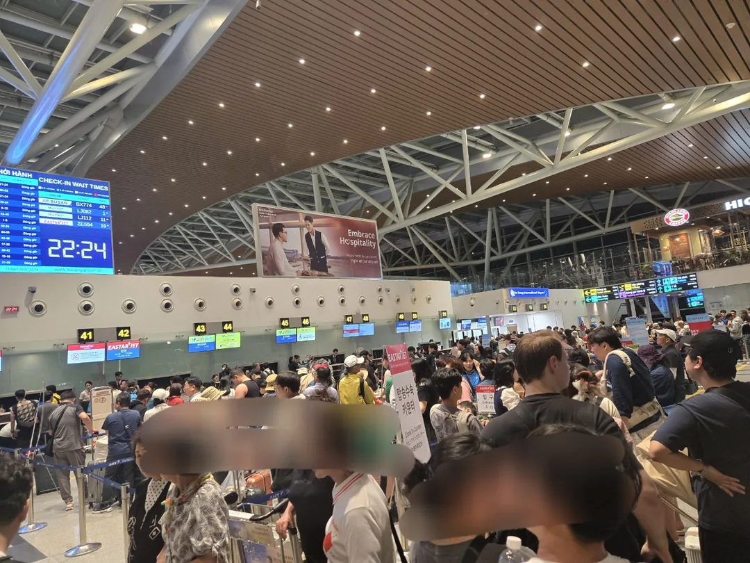 🇻🇳✈️ Sân bay đông kinh khủng ㅠ