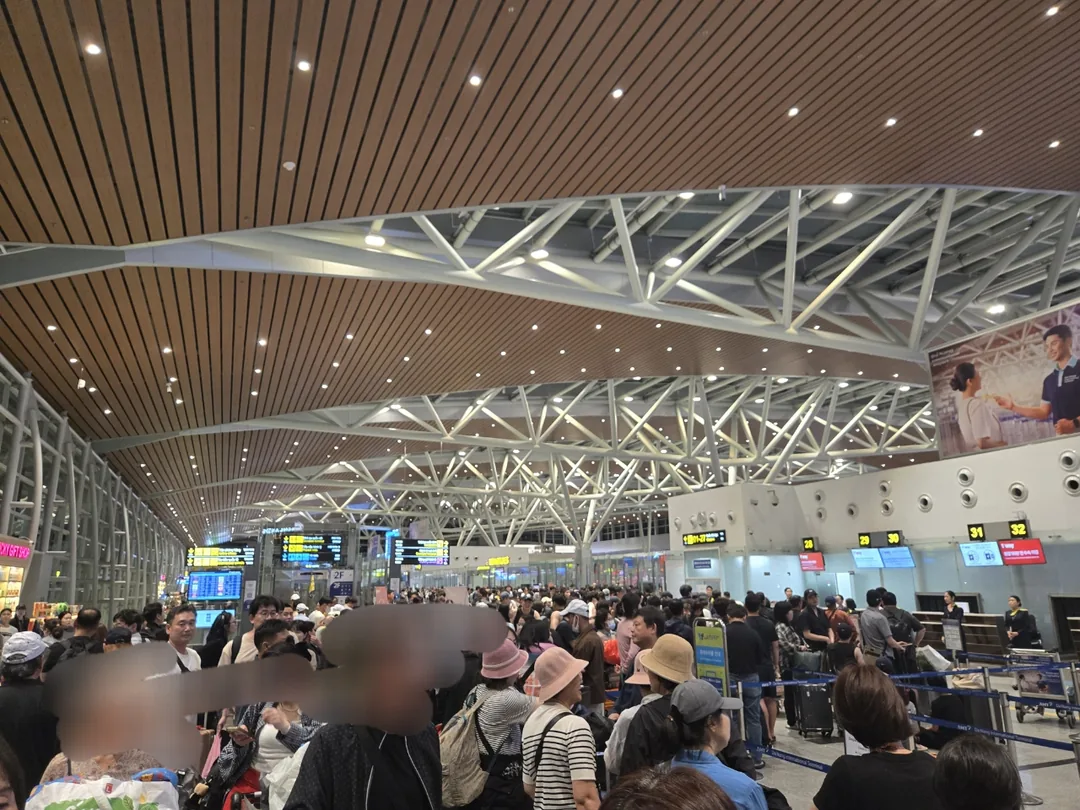 🇻🇳✈️ Sân bay đông kinh khủng ㅠ