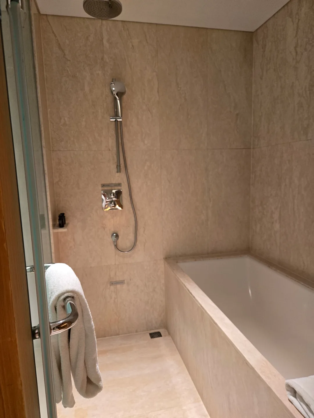 🏨 Giới thiệu Shilla Monogram "Room