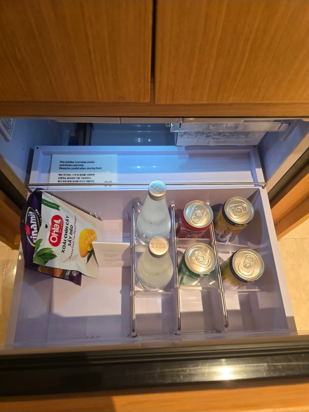 🏨 Tiện nghi trong phòng & Minibar & Đồ dùng đi biển