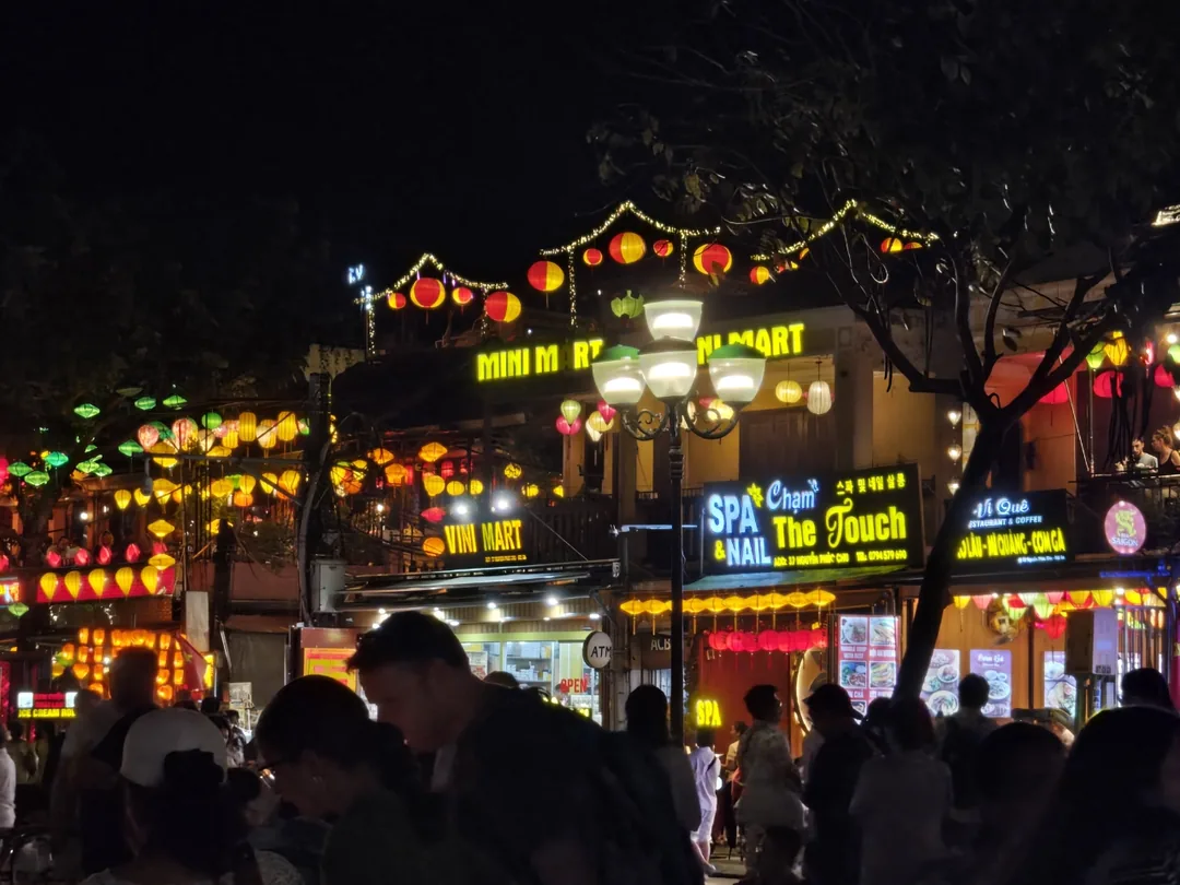 🇻🇳✍️ Cảnh ngày và đêm của Hội An