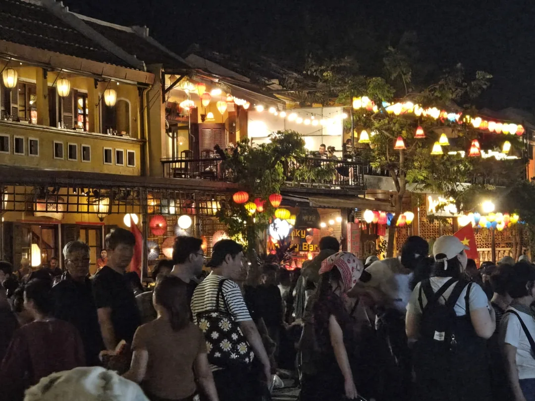 🇻🇳✍️ Cảnh ngày và đêm của Hội An