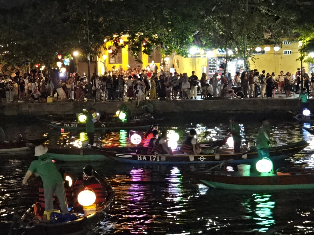 🇻🇳✍️ Cảnh ngày và đêm của Hội An
