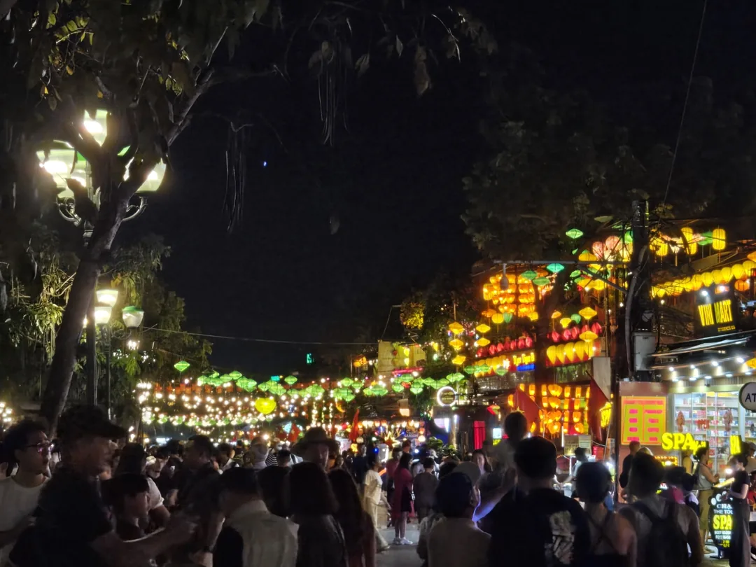 🇻🇳✍️ Cảnh ngày và đêm của Hội An