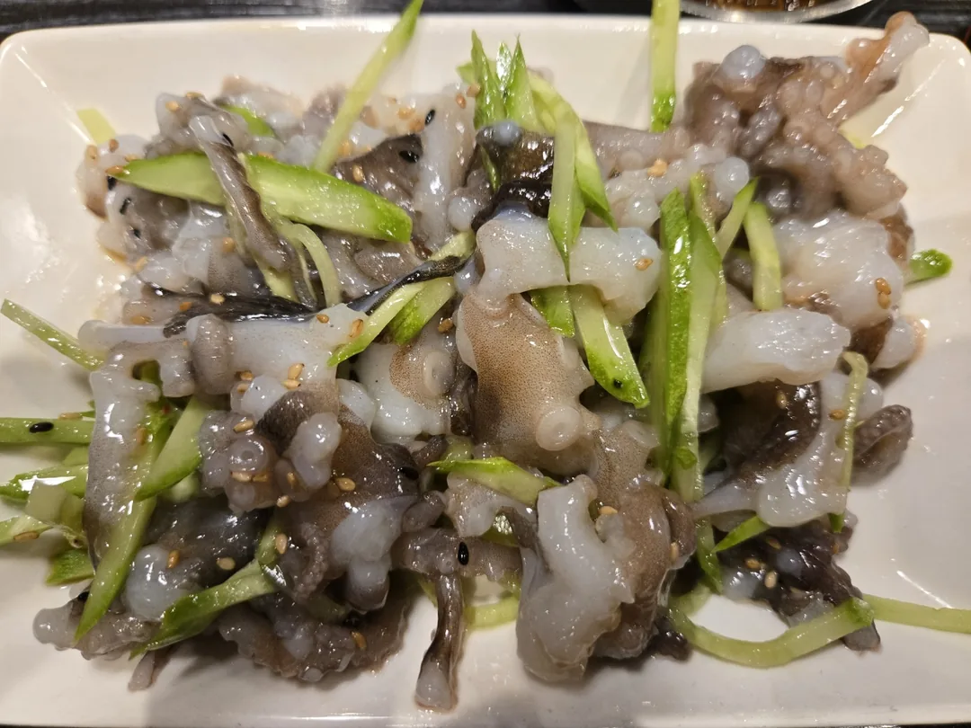 Về bữa tối hôm nay thì...