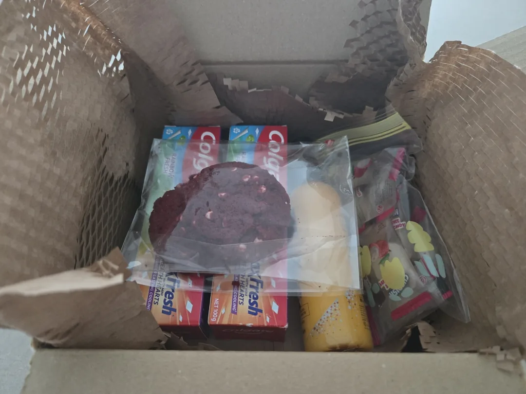 📦 Hôm nay là ngày nhận bưu kiện à? haha
